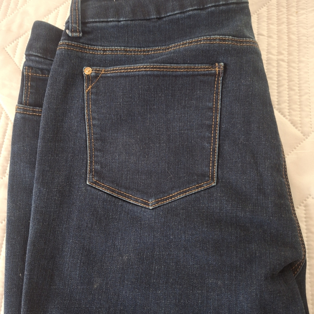 Chico's So Slimming Girlfriend Straight Leg Slightly Relaxed Tapered Fit Jeans